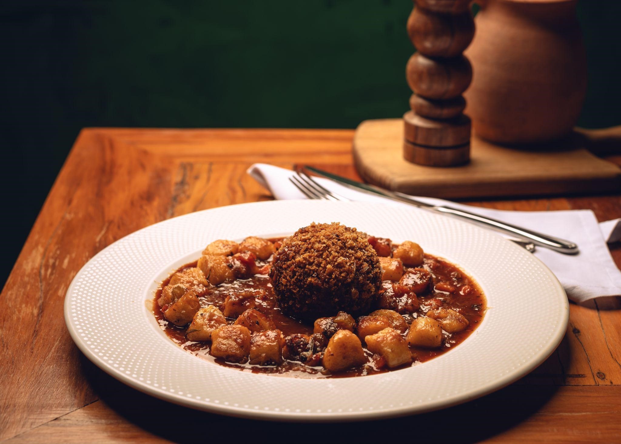 Coda Alla Vaccinara E Gnocchi Al Sugo