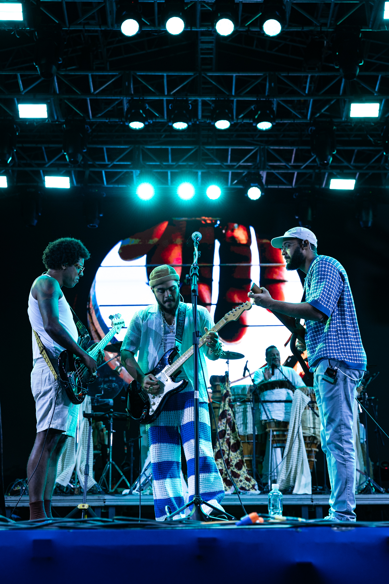 GILSONS NO PALCO (1)