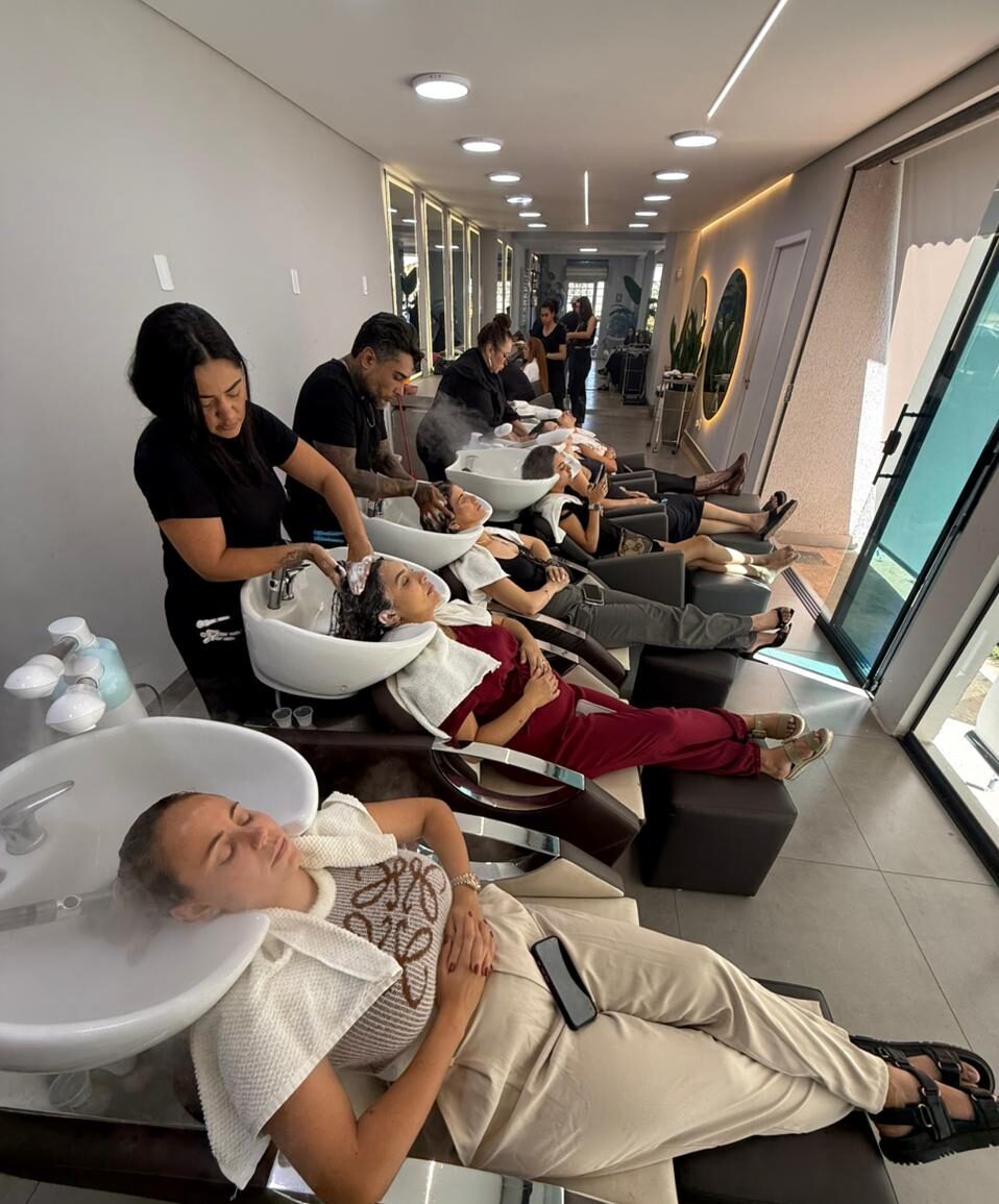 Salão Debora Cortes 3